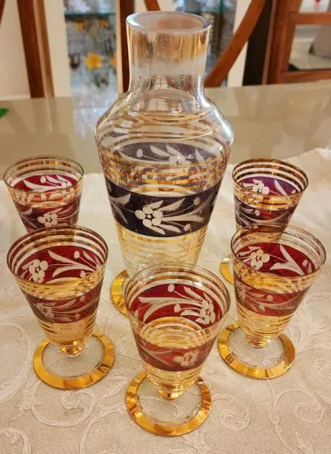 Jogo de Licor com 7 Peças - Decoração em Ouro e Vermelho - Vintage