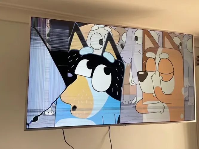 Tv Sansung 55 4k modelo 6400 com tela com defeito