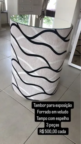 Tambor expositor forrado