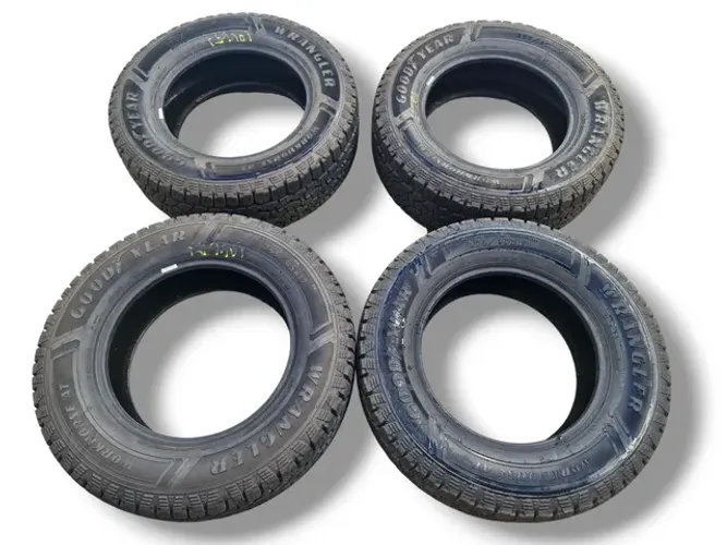 Jogo Pneus Goodyear Wrangler Workhorse AT 255/65 R17 Zerados