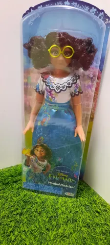 Boneca  mirabel encanto lacrada 