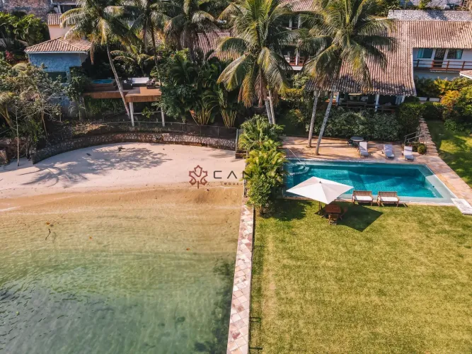 Espetacular mansão com praia privativa em Angra!