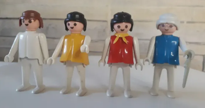   KIT DE 4 BONECOS PLAYMOBIL ANOS 80 DA TROL USADOS