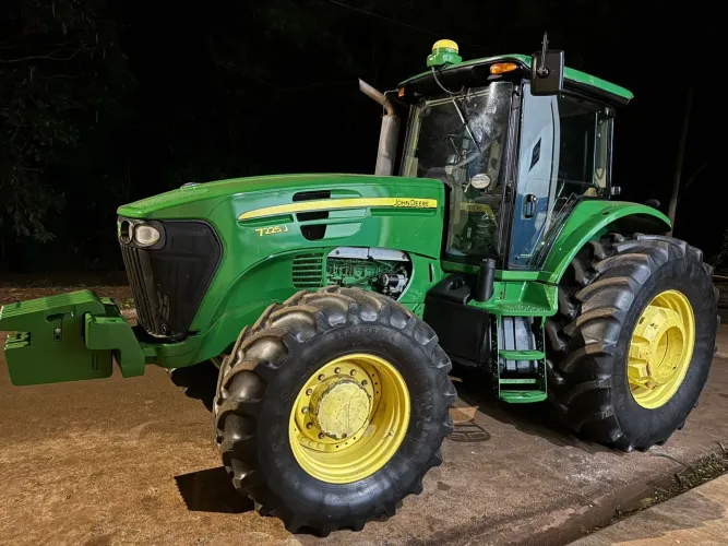Trator John Deere 7225J Ano 2012