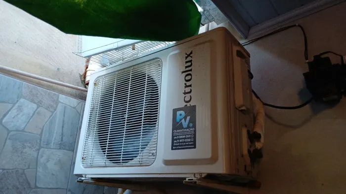 Vendes um ar condicionado