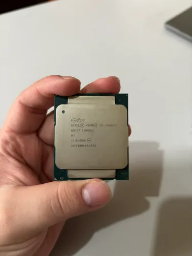 Intel Xeon 2666 V3