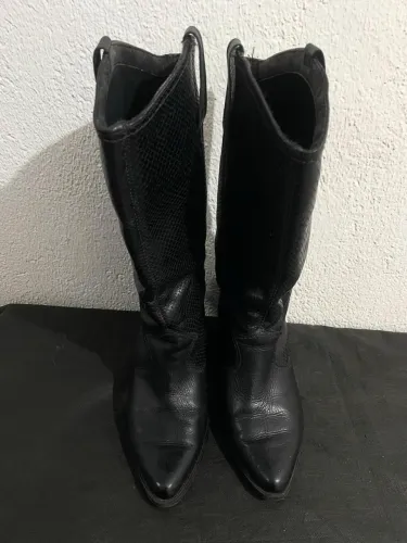 Botas de Couro Preta VIAMARTE