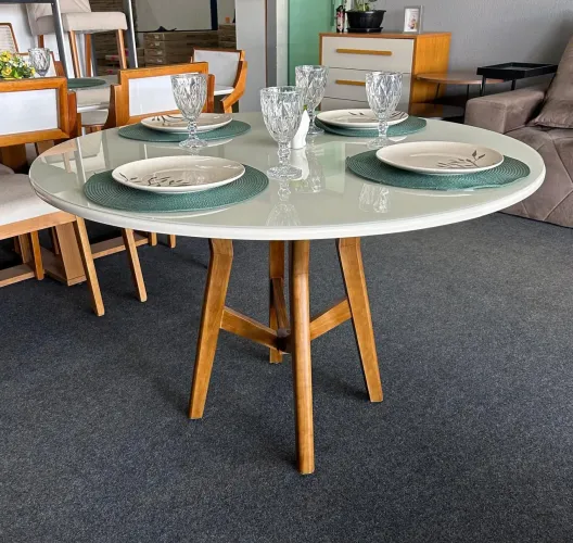 Mesa de Jantar Redonda com Tampo de vidro Branco e Pés Amadeirados
