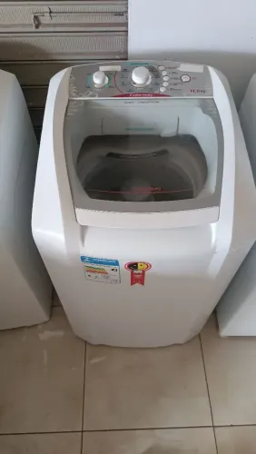 Vendo máquina de lavar roupa Colormaq 11kg e meio Voltagem 220 entrego e dou garantia