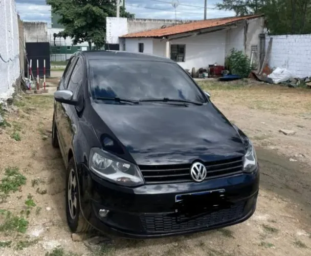 Volkswagen Fox Bluemotion 1.6 MI Total Flex 5P. 2013