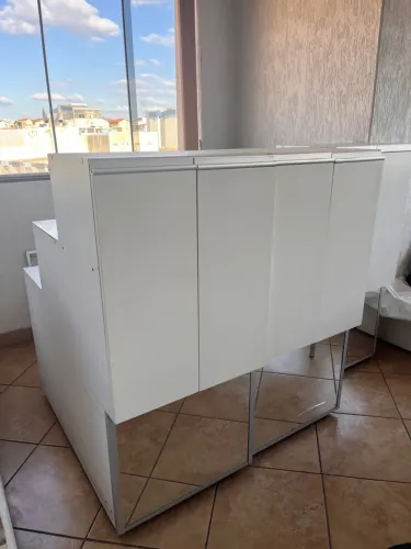 Balcão Expositor Branco Espelhado