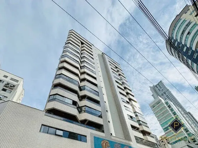 OPORTUNIDADE... 3 dorm, 3 bwc, 1 vg, localização incrível, no centro de BC.