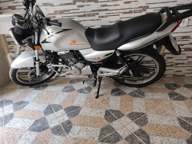 Valor 8.950.00 Vendo linda moto.
