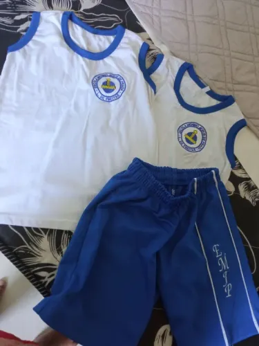 Uniforme escolar completo - Escola Menino Jesus de praga