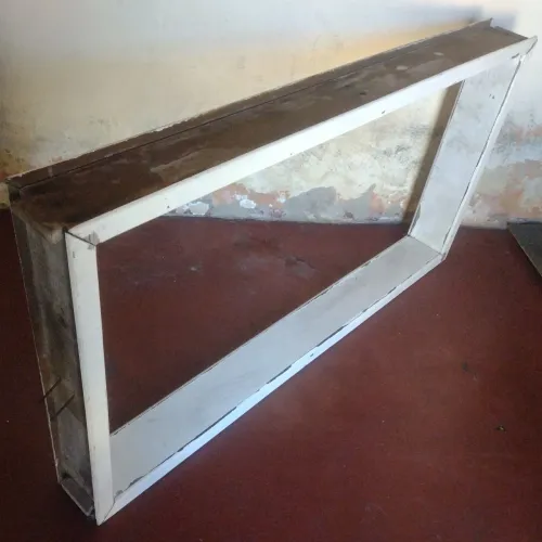 Moldura de Madeira para Janela de ambiente interno, ( Jatobá).