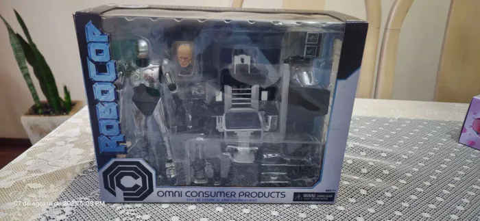 Action Figure Ultimate Battle-Damaged RoboCop