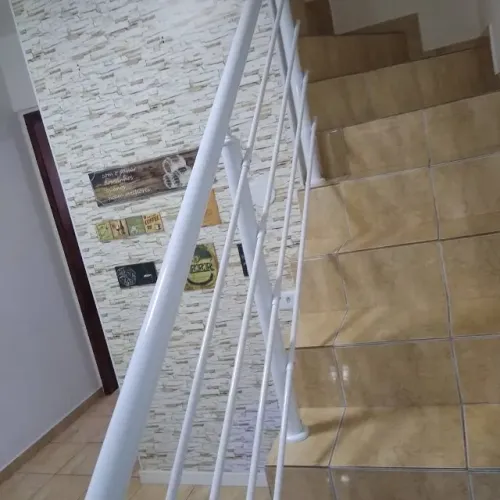 Guarda Corpo em Aluminio. Sob medida Com travessas. Confira