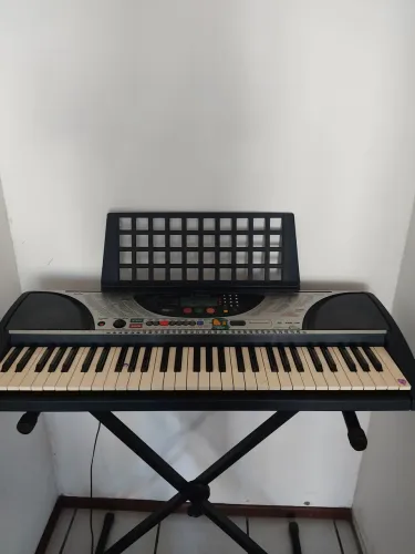Teclado Yamaha PSR-240