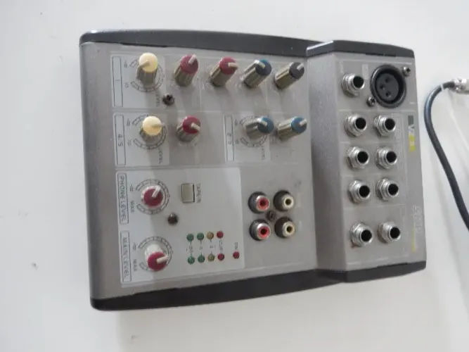 Mesa de Som SKP VZ5 110v