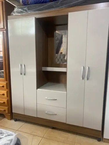 GUARDA ROUPA 4 PORTAS COM ESPELHO 