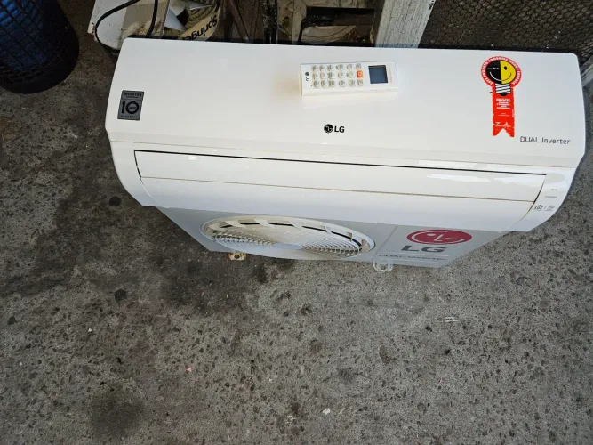Ar-split LG Dual Inverter 9000btus quente e frio 
