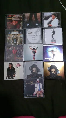 Coleção de CDs Michael Jackson 13 unidades