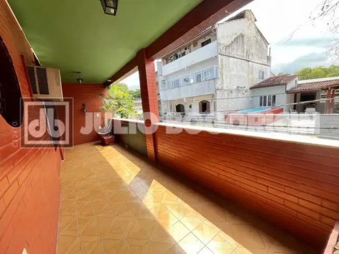 Ilha do Governador - Portuguesa - VENDA - Casa de rua - Duplex - Varanda - 4 Quartos (Suít