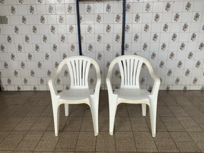Cadeira de plástico