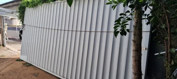 Portão de alumínio de correr