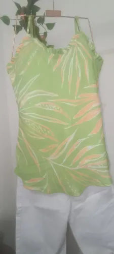 Blusa verde estampada floral semi nova