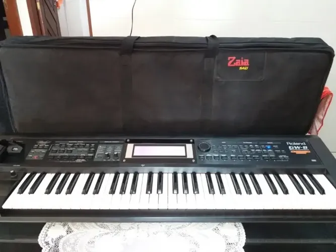 Teclado Profissional - Roland GW-8 Workstation