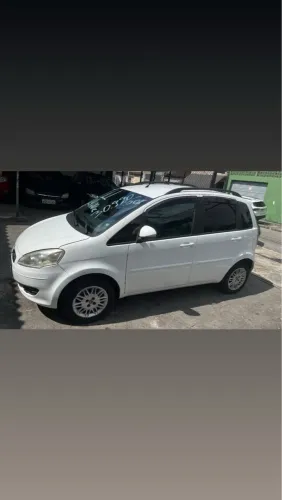 Fiat Idea Attractive 1.4 Fire Flex 8V 5P 2011