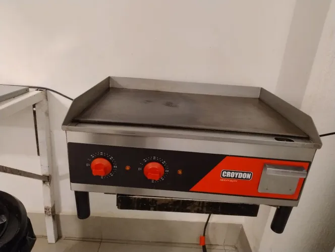 Chapa elétrica Croydon ce60