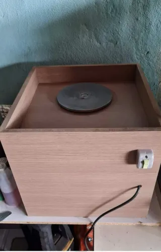 Máquina de afiar lâminas de corte e tosa