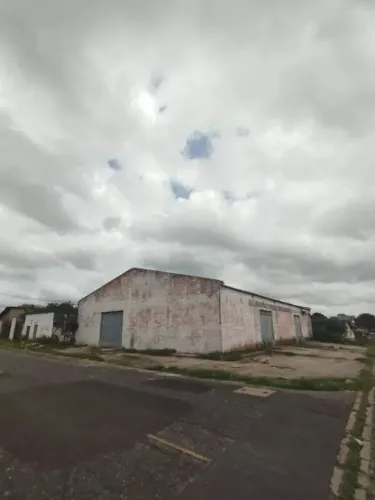 Imóvel Comercial à Venda Terreno com Galpão 723m²