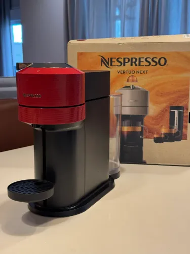 Cafeteira Nespresso Vertuo Next com caixa - 220V