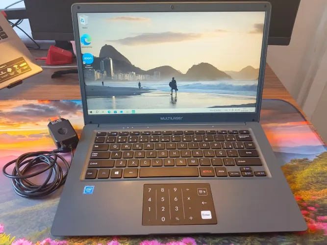 Notebook cinza 
