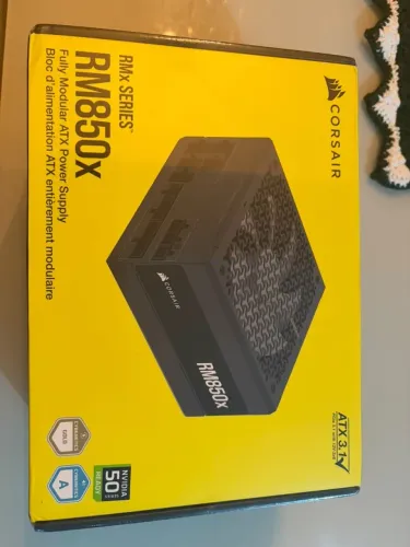 Fonte Corsair RM850x, 850W, ATX 3.1, PCIe 5.1, Full-Modular, Cybenetics Gold, Preto