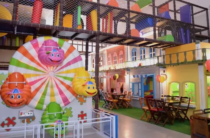 Monitora de buffet infantil 