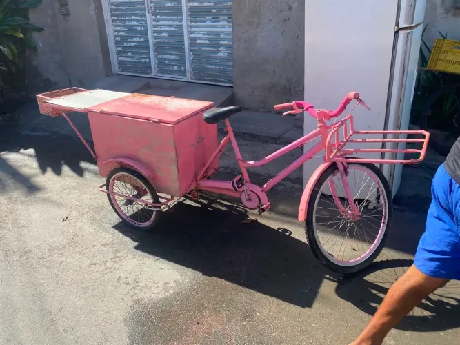 Bicicleta com baú