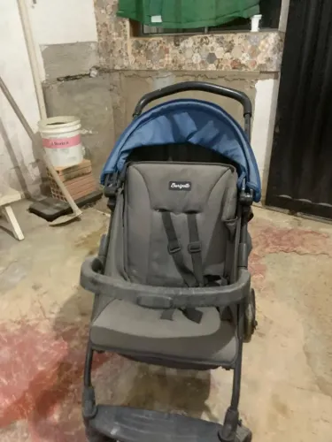 Carrinho de bebê Burigotto azul 