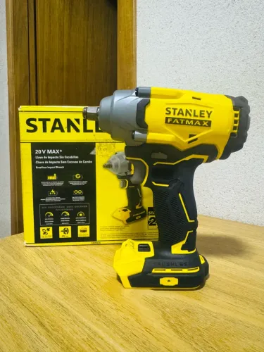 STANLEY chave de impacto 1/2 20v - Só a máquina