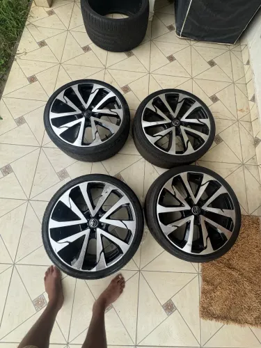 Roda 20? modelo Corolla Cross 