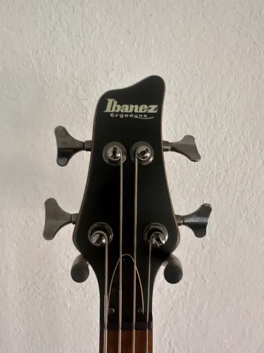 Baixo Ibanez 2.599,00