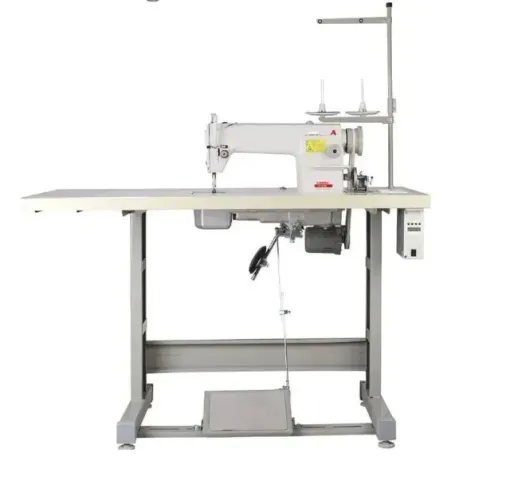 Vendo Máquina de Costura Industrial Reta Yamata FY8700 com Mesa e Motor Servo Yamata 12v