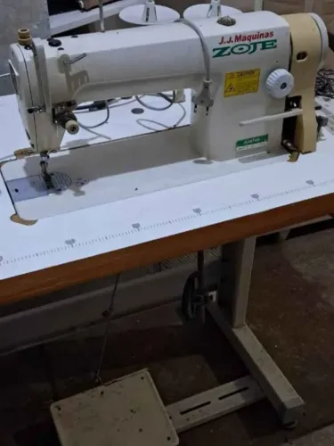 Maquina costura reta