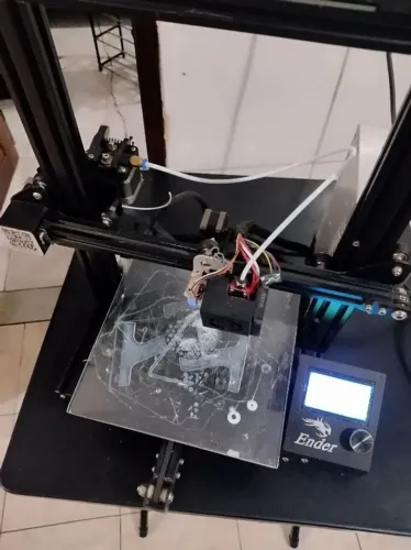 Impressora 3D Ender 3 com BLTouch (leia o anúncio)