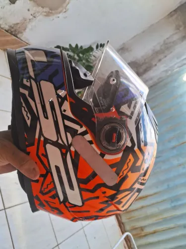 Vendo capacete ls2 valor 550