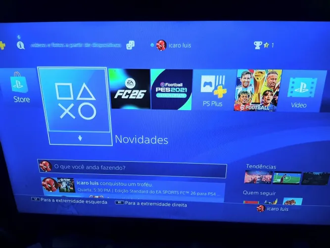 PS4 PRO SEMI NOVO