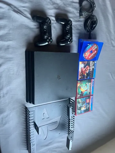 PlayStation 4 PRO 1GB